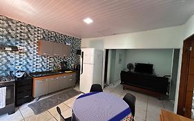 Apartamento na Av das Cataratas de 02 quartos