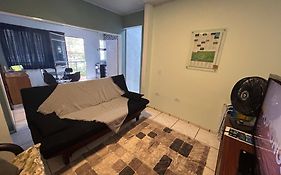 Apartamento na Av das Cataratas de 02 quartos